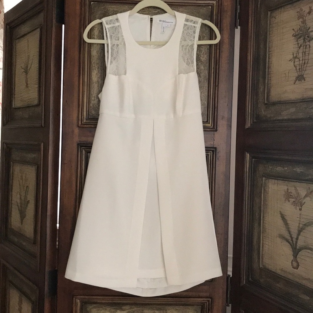 BCBGeneration  pearl color SIZE 8